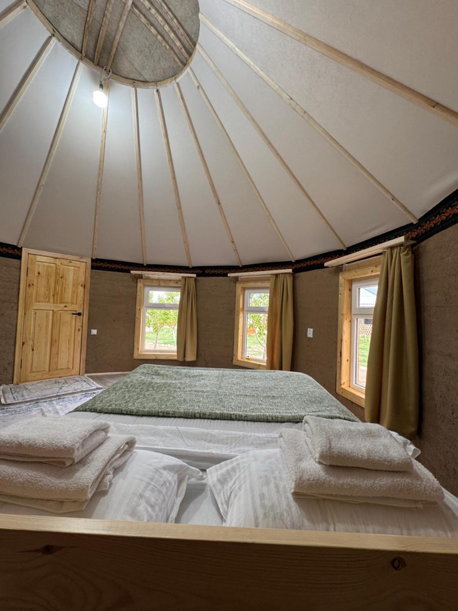 Bosogo Yurt Camp Hotel Bokonbayevo Exterior photo